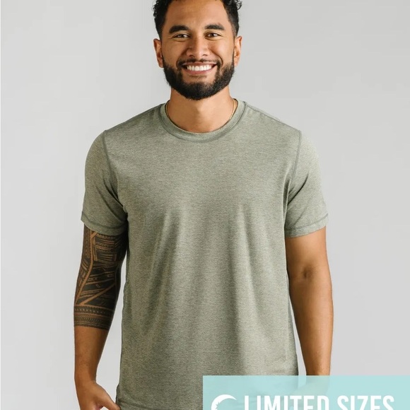 ZYIA Men's Sage Short Sleeve Draft Tee NWTB - Picture 1 of 7